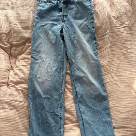 Levi's Ribcage Straight Ankle Jeans - Picture 2 of 4